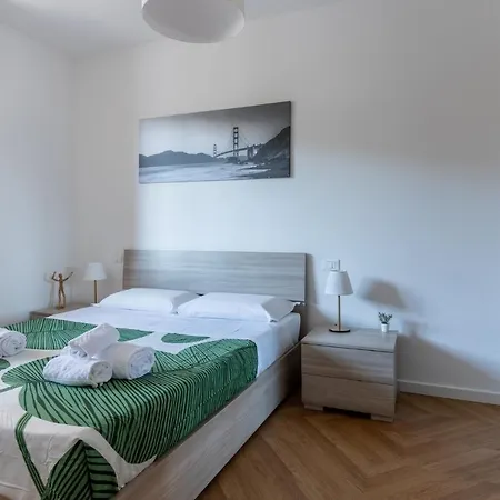 Guesthost - Cisanello Lovely In アパート ピサ