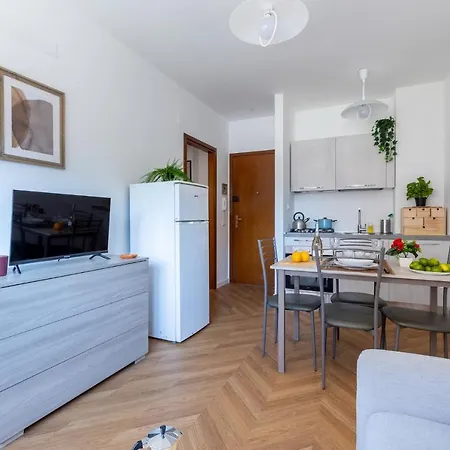 Cisanello Lovely In Apartamento